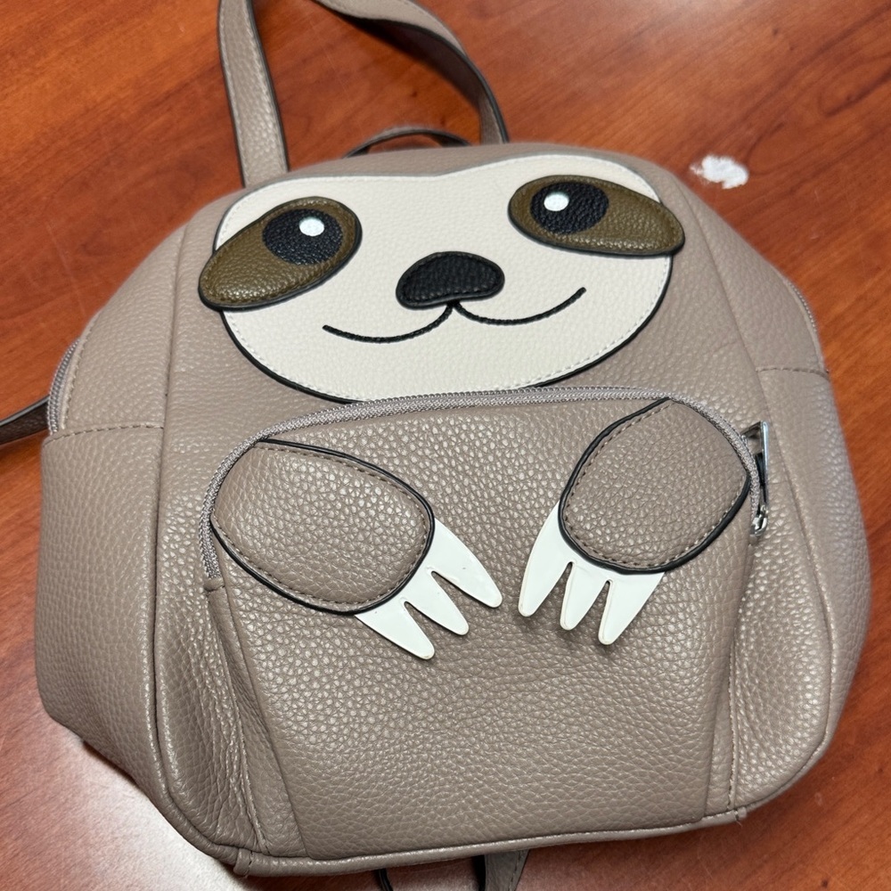 Sleepyville critters sloth backpack // 012944